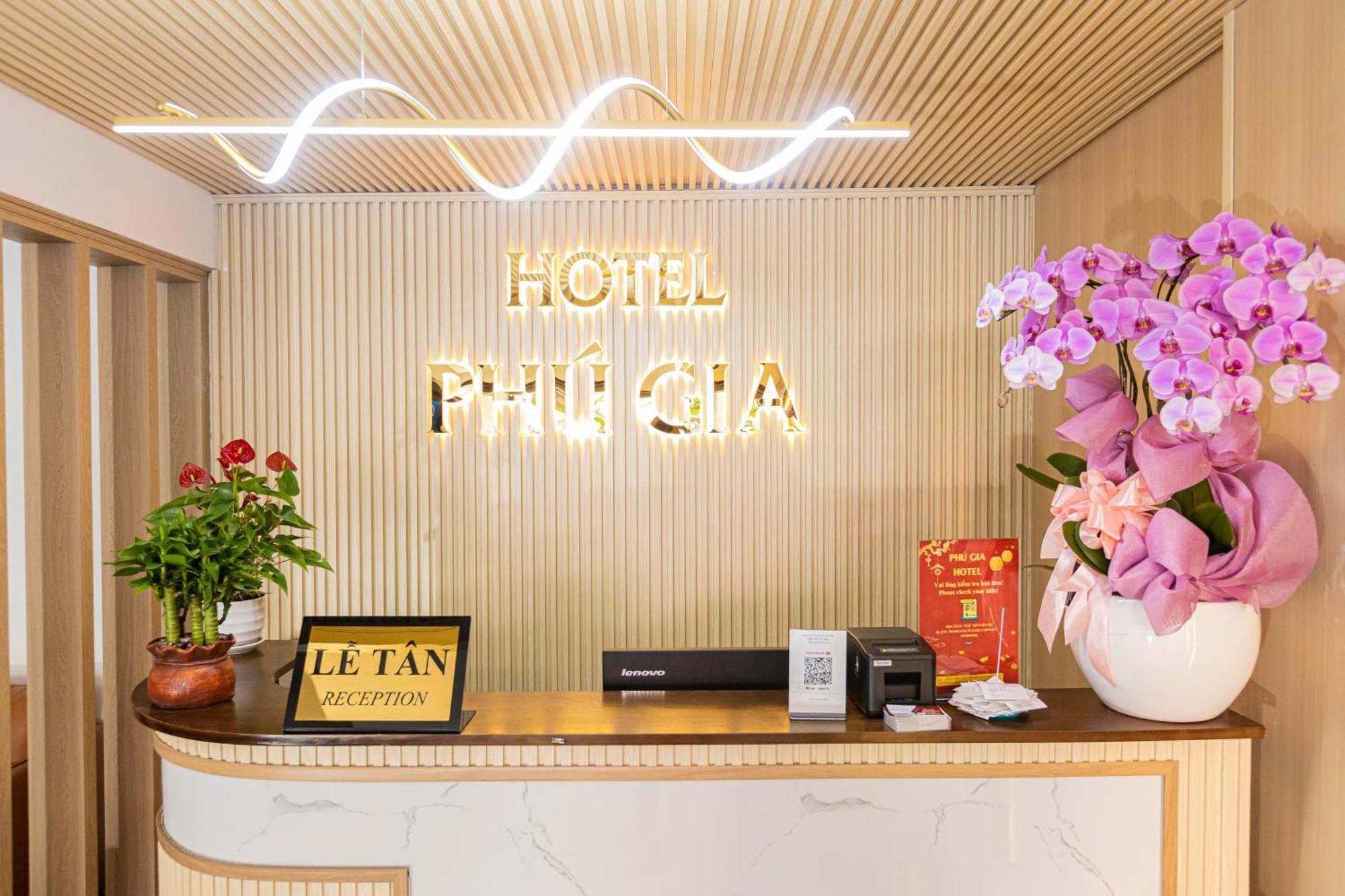 Khách sạn Phu Gia 99 Duong D1, Kdc Him Lam, Tan Hung, Quan7 *